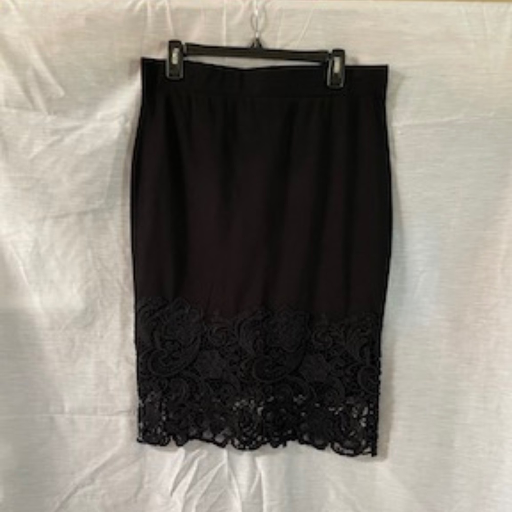 Acrylic Knit Pencil Skirt with Lace Hem